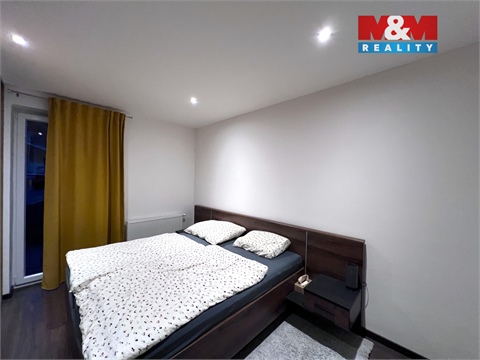 Pronájem bytu 3kk, 77 m² 2