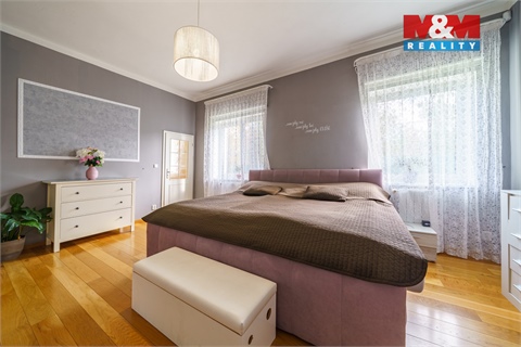 Pronájem rodinného domu, 244 m² 4