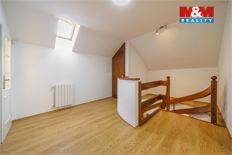 Pronájem rodinného domu, 244 m² - 14