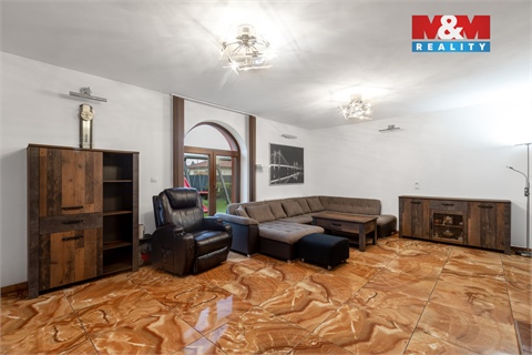 Prodej rodinného domu, 393 m² 14