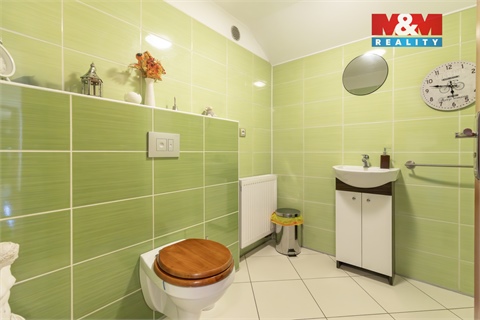 Prodej rodinného domu, 393 m² 8