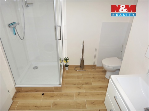 Prodej komerčního objektu, 294 m² 10