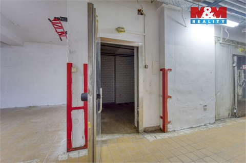 Pronájem skladu / haly, 8 m² 2