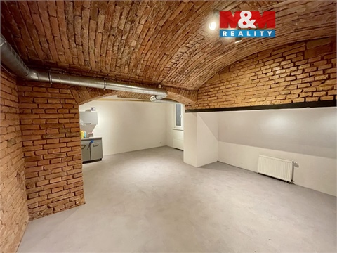 Pronájem obchodních prostor, 79 m² 0