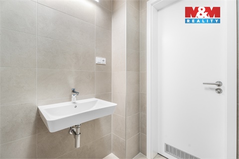 Pronájem bytu 4kk, 95 m² 16