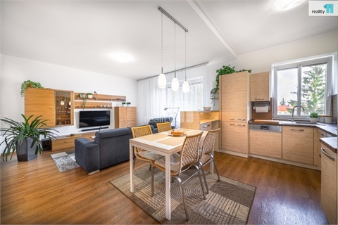 Prodej bytu 3kk, 77 m² 0