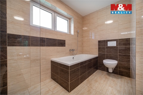 Prodej stavebního pozemku, 2 404 m² 18