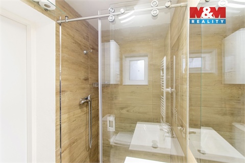 Prodej rodinného domu, 120 m² - 24