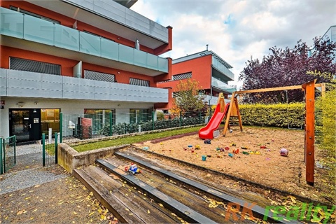 Pronájem bytu 4kk, 123 m² - 24