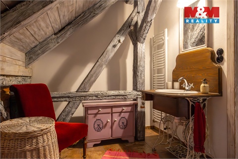 Prodej rodinného domu, 433 m² 24