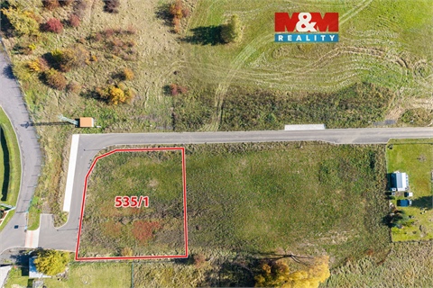 Prodej stavebního pozemku, 1 035 m² 0