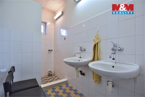 Pronájem obchodních prostor, 2 357 m² 12