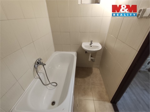 Pronájem bytu 1+1, 31 m² 12