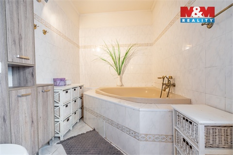 Prodej rodinného domu, 206 m² 6