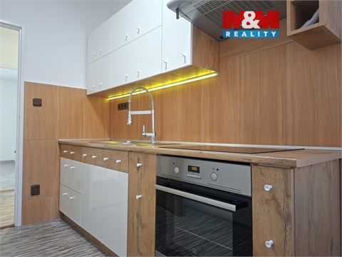 Pronájem bytu 3+1, 80 m² 0