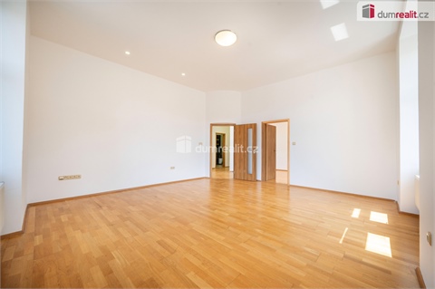 Pronájem bytu 3kk, 93 m² 6