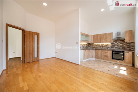 Pronájem bytu 3kk, 93 m² - 6