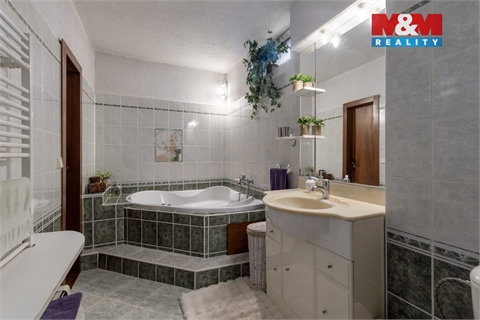 Prodej rodinného domu, 298 m² 8