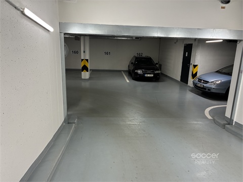 Pronájem parkovacího místa, 13 m² 2