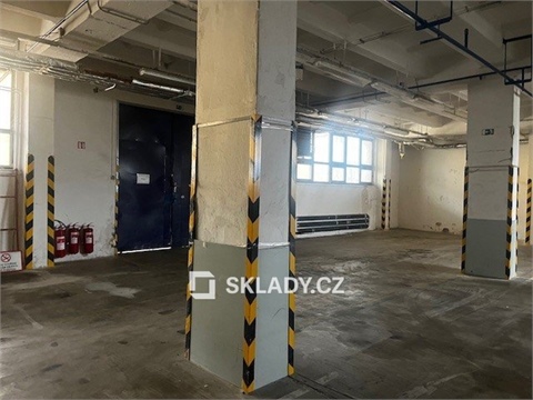 Pronájem skladu / haly, 450 m² - 0