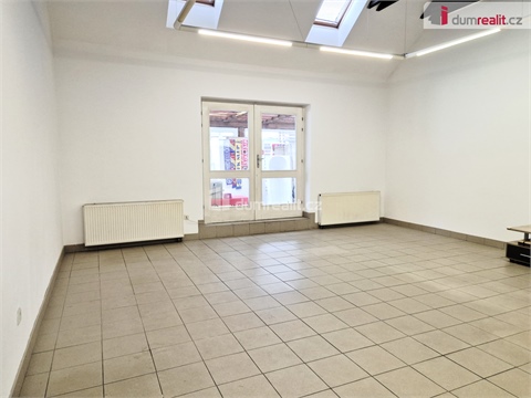 Pronájem komerčního objektu, 79 m² 0