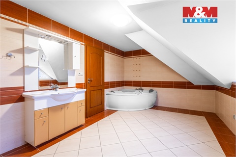 Prodej rodinného domu, 142 m² - 16