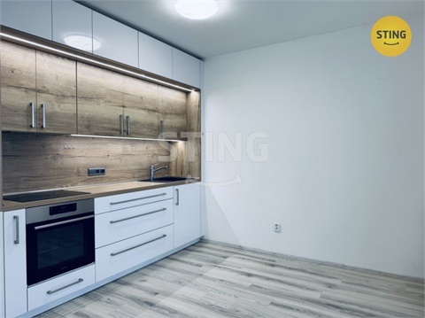 Pronájem bytu 1kk, 38 m² - 0