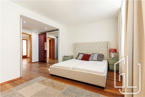 Pronájem bytu 3kk, 153 m² - 2