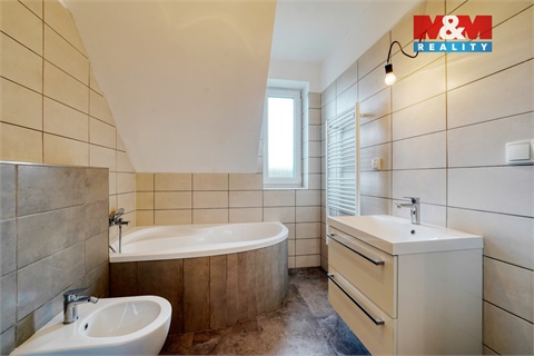 Pronájem rodinného domu, 100 m² 14