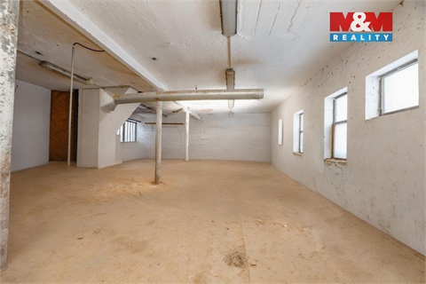 Prodej výrobního objektu, 738 m² 2