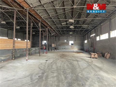 Pronájem skladu / haly, 972 m² 2
