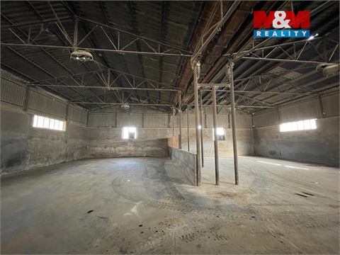 Pronájem skladu / haly, 972 m² - 2