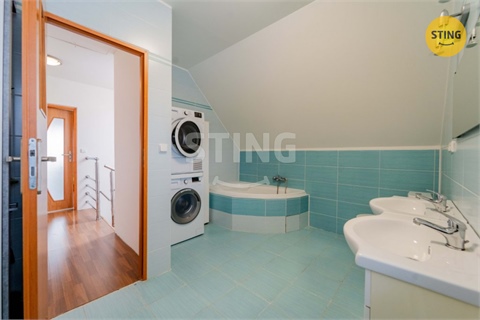 Prodej rodinného domu, 150 m² - 2