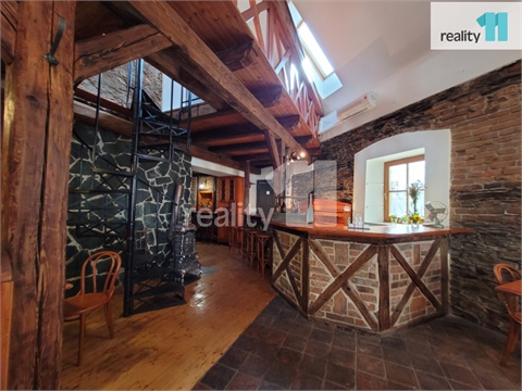 Pronájem restaurace, 100 m² 8