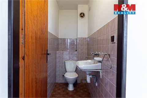 Prodej rodinného domu, 262 m² - 28