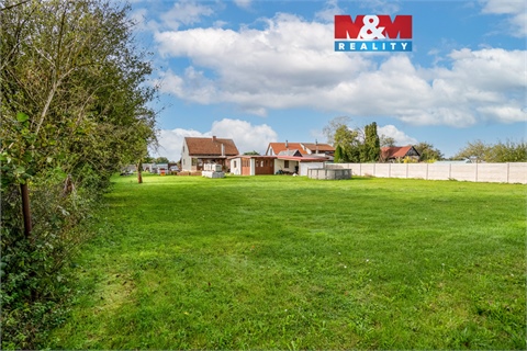 Prodej stavebního pozemku, 1 128 m² 0