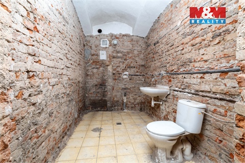 Prodej komerčního objektu, 200 m² 20