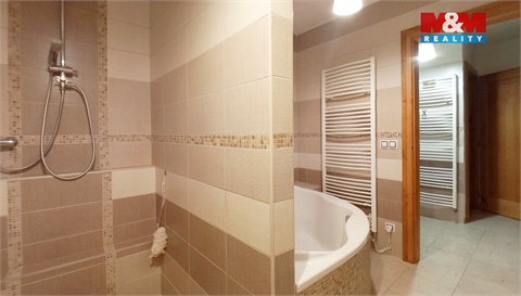 Prodej rodinného domu, 180 m² - 2