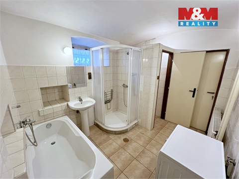 Prodej rodinného domu, 250 m² - 8