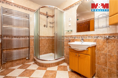 Prodej komerčního objektu, 362 m² 24