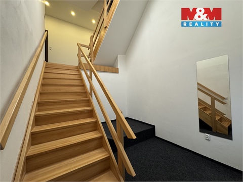 Pronájem atypického bytu, 95 m² 8