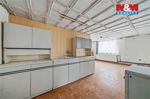 Prodej rodinného domu, 288 m² - 2