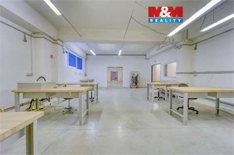 Pronájem výrobního objektu, 676 m² 0