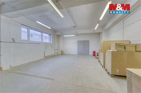 Pronájem výrobního objektu, 676 m² 2