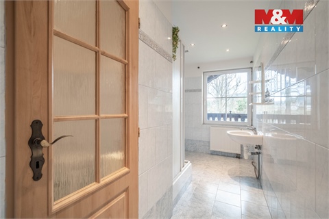 Prodej rodinného domu, 240 m² 12