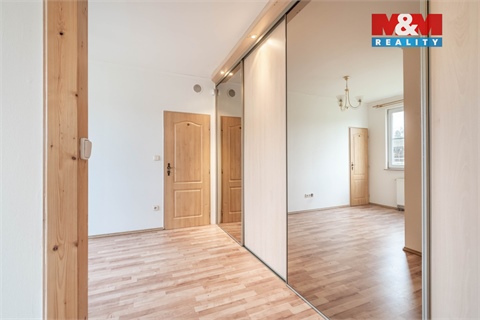 Prodej rodinného domu, 240 m² 8