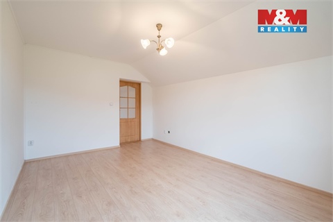 Prodej rodinného domu, 240 m² - 18