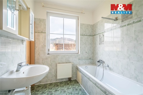 Prodej rodinného domu, 240 m² - 8