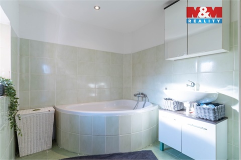 Prodej rodinného domu, 240 m² - 12