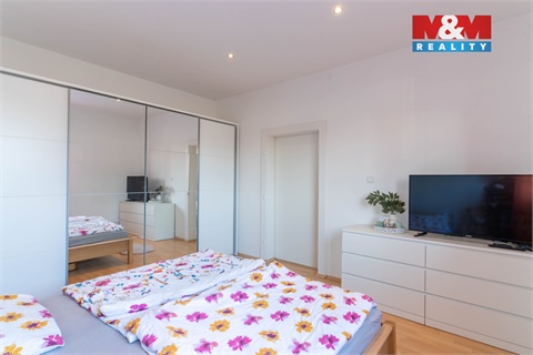 Prodej rodinného domu, 240 m² - 10